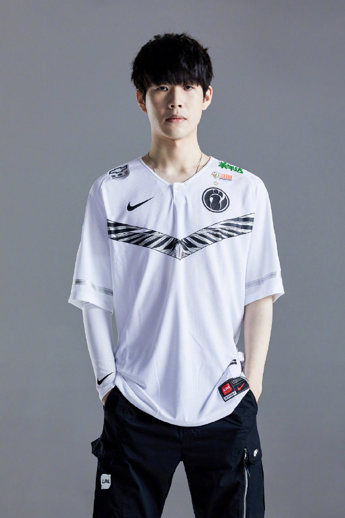 Ucal赛后长文：因队友的认真而泪流满面 将不忘初心直至退役一刻