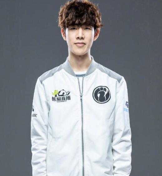 外媒评级LPL夏季赛5大中单：Knight第1！小虎仅排第2