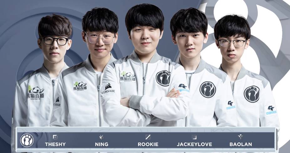 LPL出征仪式返图：世界的舞台广阔无限，期待你们的精彩表现！