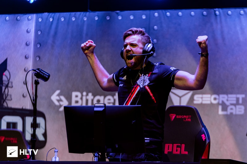 PGL Astana 2025 第一天：顶级比赛、击杀、评论、表情包、网红反应